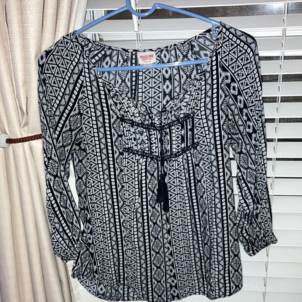 Long sleeve V-neck